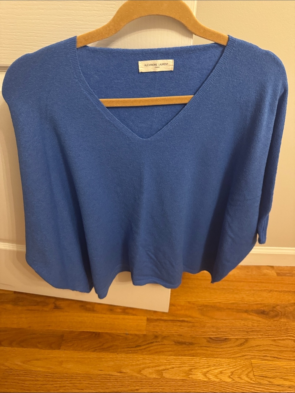 Alexander Laurent Women's V-Neck Blue Sweater made in Italy